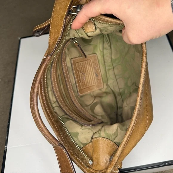 Coach SoHo Hobo - Picture 4 of 5